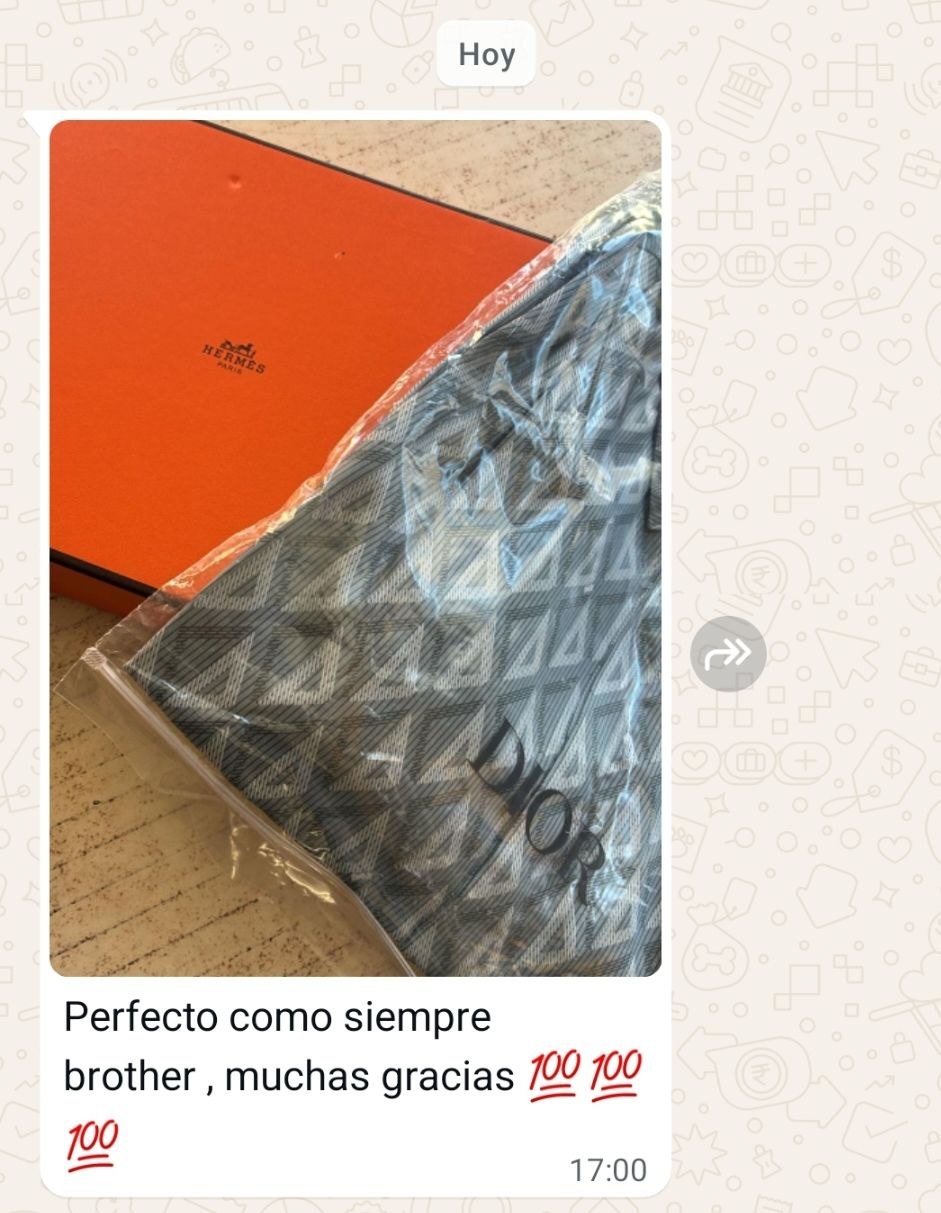 Fotografía del pedido y mensaje de un cliente de ENZOFASHO, 10 de 26