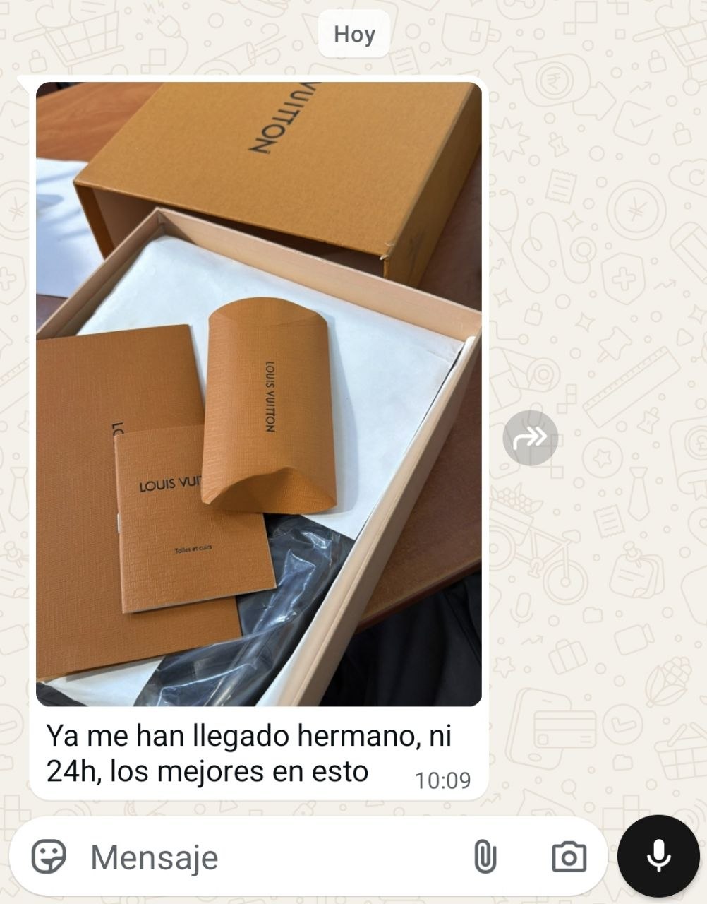 Fotografía del pedido y mensaje de un cliente de ENZOFASHO, 14 de 26