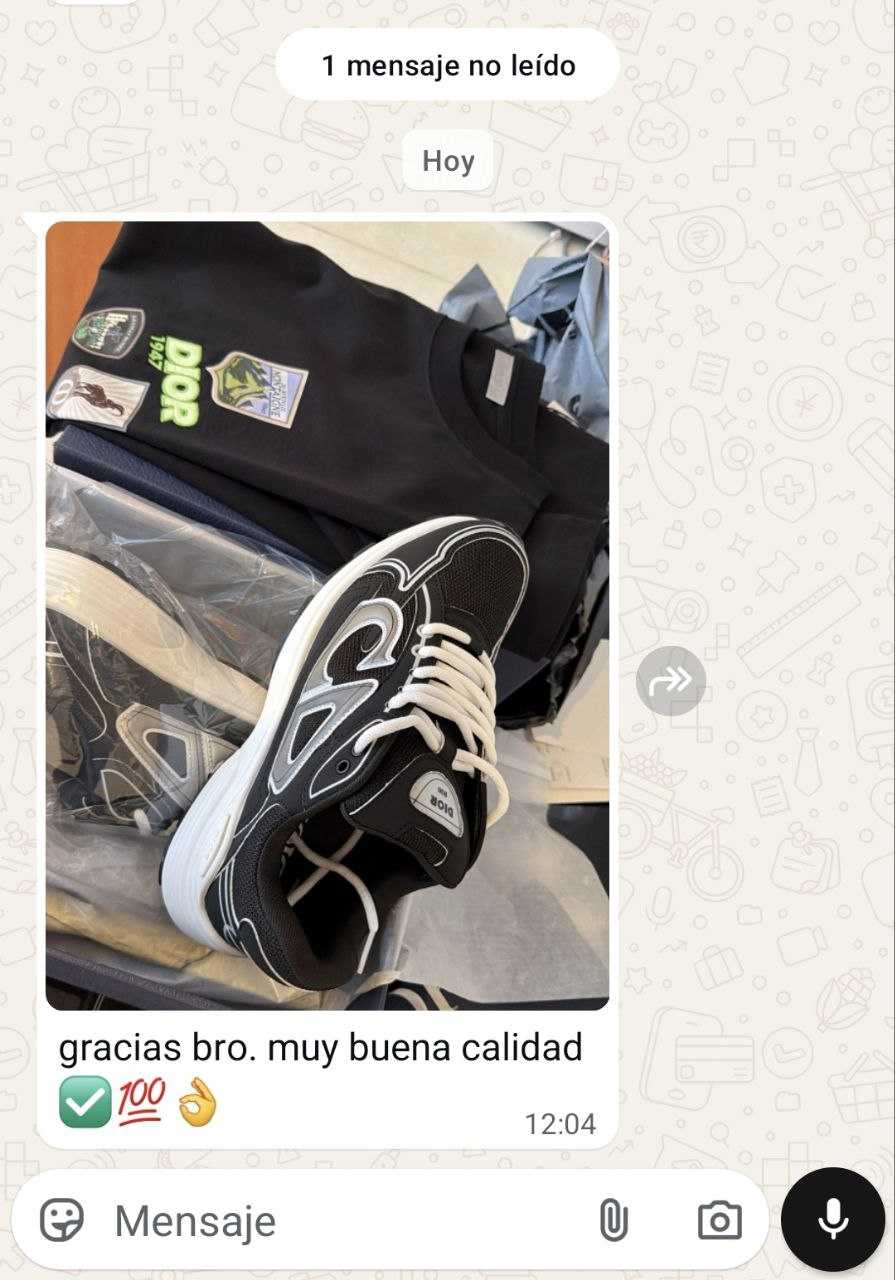 Fotografía del pedido y mensaje de un cliente de ENZOFASHO, 16 de 26